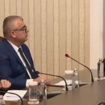 Президентът Румен Радев продължава консултациите с представители на парламентарната група