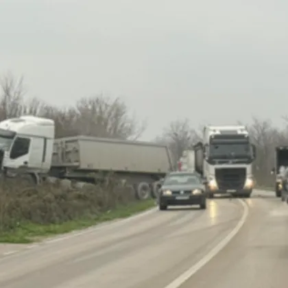 Младо момиче е загинало при катастрофата край Варна