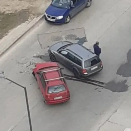 Катастрофа затруднява движението на бул Пещерско шосе в Пловдив Инцидентът