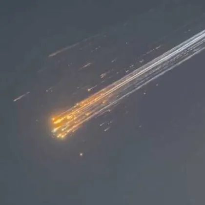 Ракета на SpaceX експлодира по малко от десет минути след изстрелването