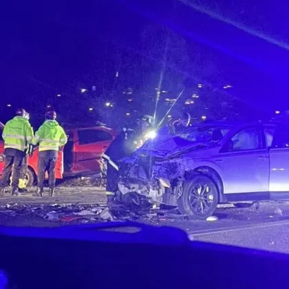 Кървав инцидент над Владая: автомобили смазани, екипи търсят паднала кола в пропаст ВИДЕО