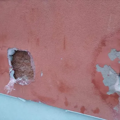 Сериозен акт на вандализъм е нанесъл щети по сградата на