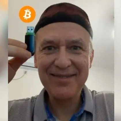 Мъж намери флаш устройство, съдържащо биткойни, и стана приказно богат ВИДЕО