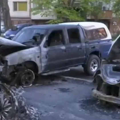 Пожар изпепели автомобили в русенския квартал Дружба Две коли са най сериозно