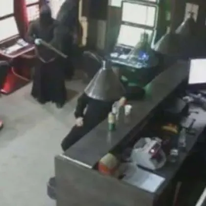 Двама души са пострадалите при стрелбата в игрална зала в