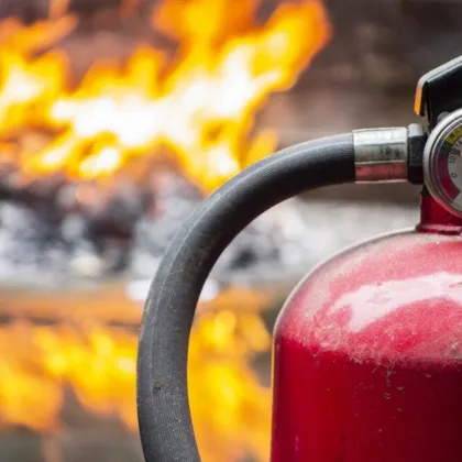 73 годишна жена е пострадала при взрив с последвал пожар в къща в Търговищко