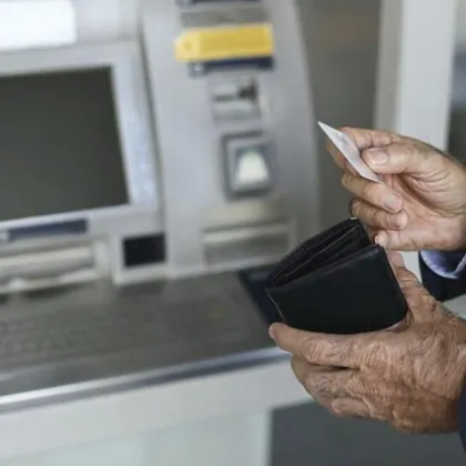 Точно шест дни до официалното влизане на България в еврозоната