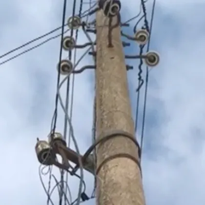 Населени места остават без ток заради обилния снеговалеж