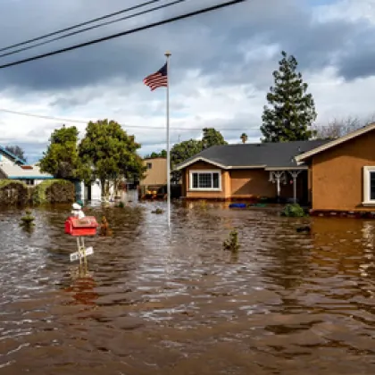 Силни дъждове обхванаха големи части от Калифорния по Коледа предизвиквайки