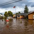 Заради наводненията: Трима души загинаха в Калифорния