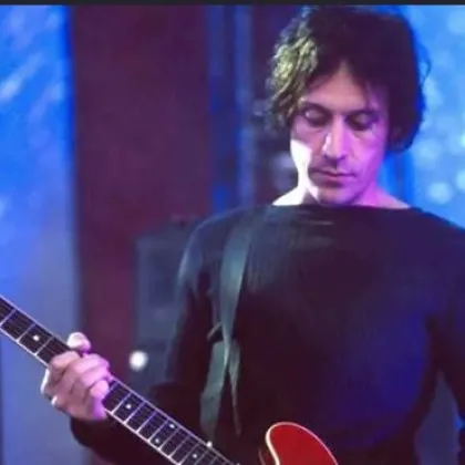 Почина легендарен китарист