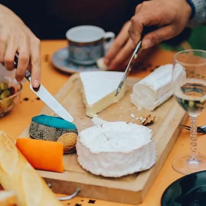 Отдавна се смята че сиренето повишава нивата на холестерола но