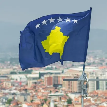 Предсрочни парламентарни избори се провеждат в Косово