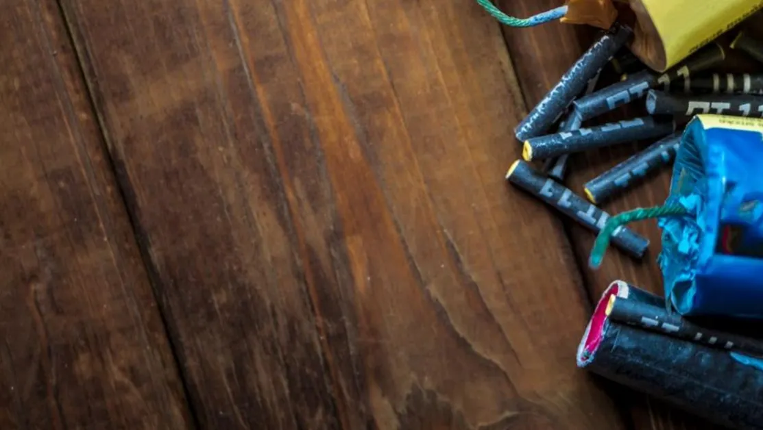 Инцидентите в празничната нощ: Пиратка рани дете, друго падна от 7-ия етаж