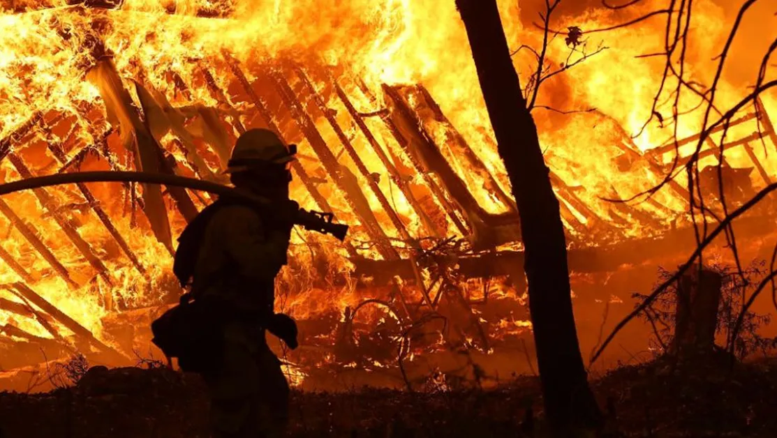 Мъж загина при пожар в Бургаско
