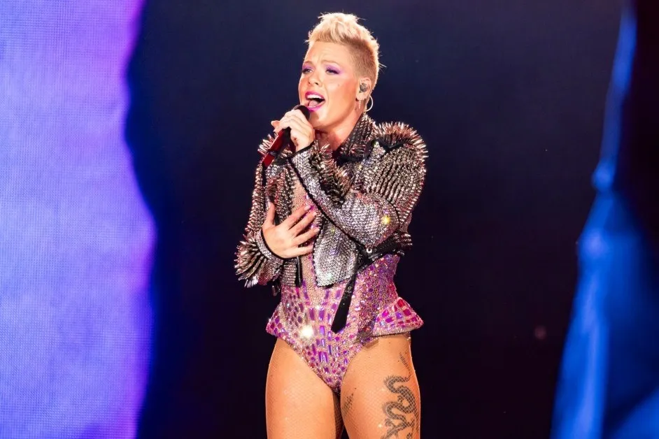 Мегазвездата P!NK прекара Нова година в болнично легло