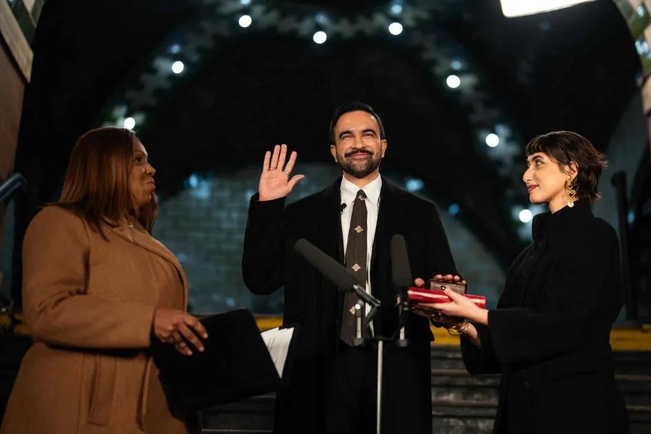 С ръка върху Корана: Новият кмет на Ню Йорк се закле