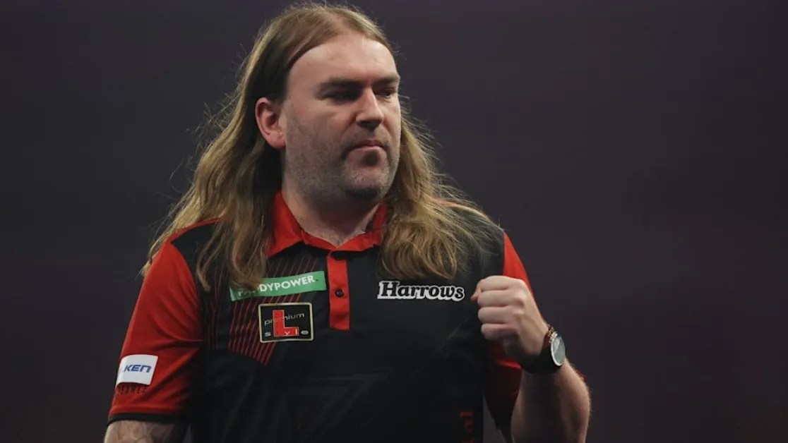 Звезда от дартсa скандира обидни викове срещу британския премиер по време на важно първенство