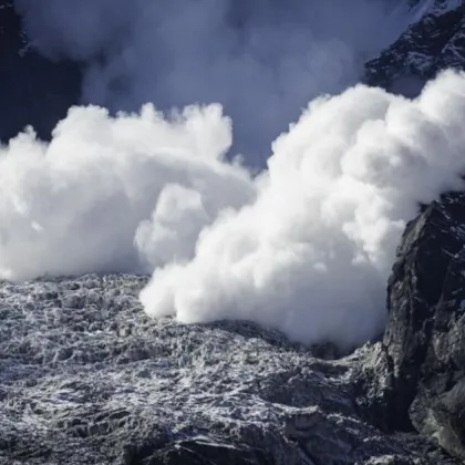 Лавина в Северна Италия уби човек