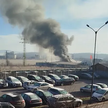 Пожар гори в този момент в София За инцидента сигнализираха