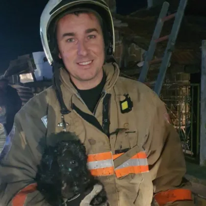 Пожар в къща унищожи част от имуществото на семейство от