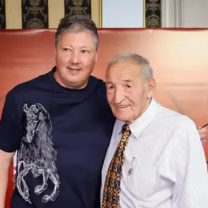 Любо Пенев не успя да изпрати чичо си, но разплака феновете с пост във Facebook