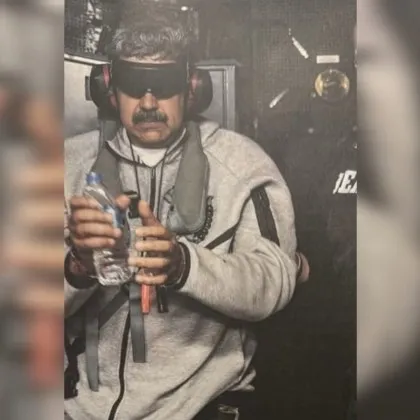 Nike разпродаде за часове анцуга, с който Мадуро беше облечен при ескортирането си