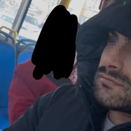 Опасност в автобусите: Мъж си позволява да опипва жени във Варна
