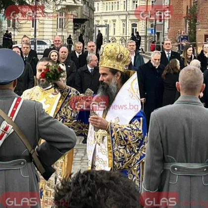 Патриархът: Богоявление е свидетелство за проявата на Божията любов към човеците СНИМКИ