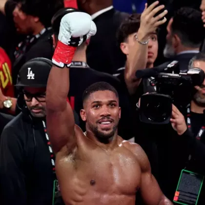 Чичото на Антъни Джошуа твърди че бившият световен шампион е