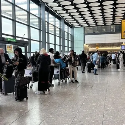 Обилният сняг ледът и мразовитото време в Европа сериозно нарушиха