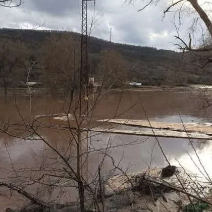 Наш язовир прелива! Има ли опасност за населението