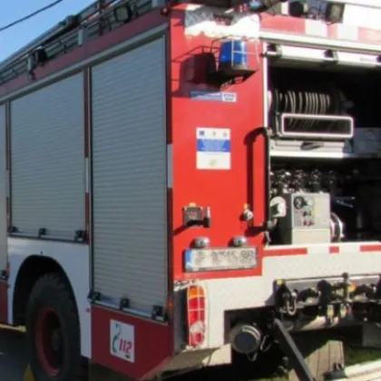 Спасиха двама работници, бедстващи на багер