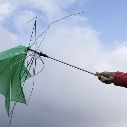 Буря наподобяваща торнадо е преминала през село Меден кладенец Силният