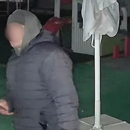 "Пазете се": Дама обвини млад мъж в неприемливо поведение СНИМКА