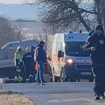 Възстановиха движението по пътя Русе-Бяла, където по-рано загина водач след челен удар