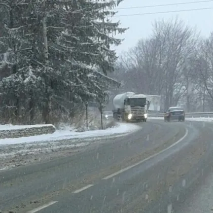 Снеговалежът през нощта в Югозападна България наложи затварянето на прохода
