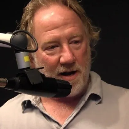 Обвиниха носителя на &bdquo;Еми" Бъсфийлд в сексуално насилие над деца