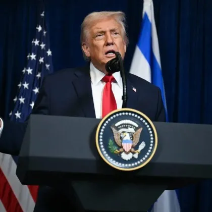 Тръмп е наредил план за нахлуване в Гренландия, готов е да помогне на протестиращите в Иран