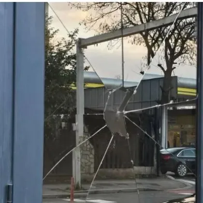 Македонската полиция задържа заподозрян за вандалския акт срещу посолството на