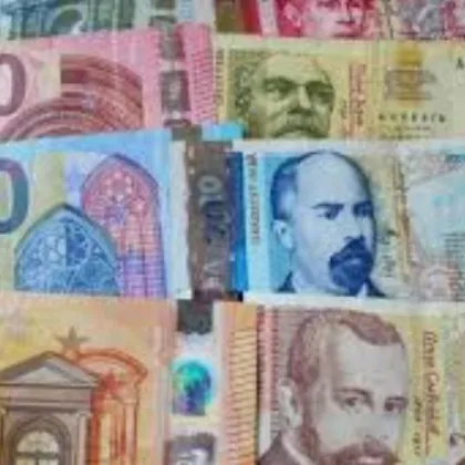 Трима души са арестувани за придобиване и разпространение на повече