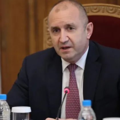 Радев връчва втория мандат на ПП-ДБ утре