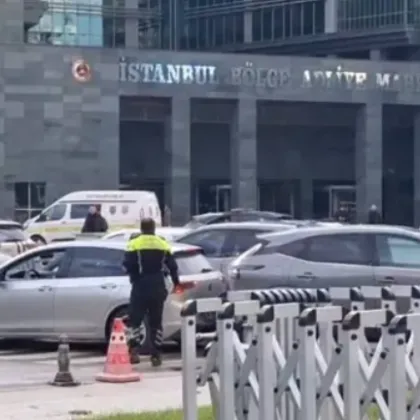 По време на заседание в натоварен съд в Истанбул днес