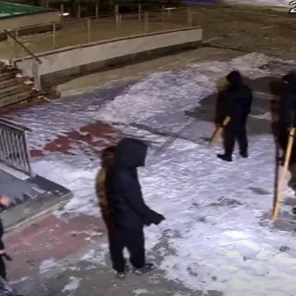 Непълнолетни вандалстват в Самоков, повредено е имущество на хотел