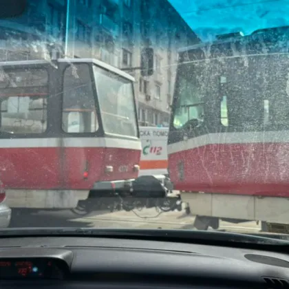 Трамвай е ударил дете на столичното кръстовище между ул Пиротска