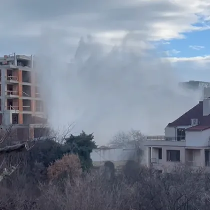 Гейзер бликна във Варна СНИМКИ