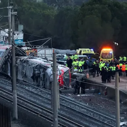Най малко 39 души са загинали при железопътна катастрофа станала в