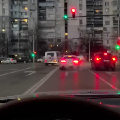 Опасно и демонстративно нарушение на пътните правила е било заснето