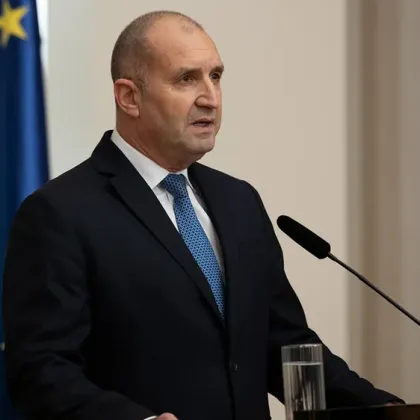 Днес 19 януари от 19 00 часа държавният глава Румен Радев