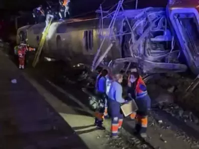 ЖП ад: Поне 10 загинали и над 100 ранени в Испания СНИМКИ